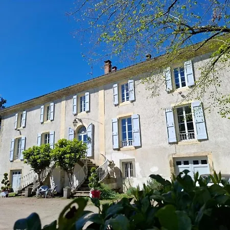 Bienvenue Chez Lola Holiday home *